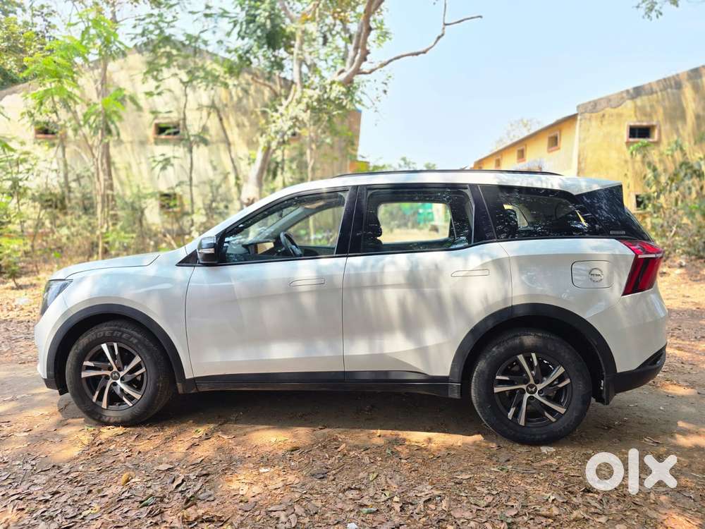 Mahindra Xuv700 2.0 Ax 5 Petrol Mt Str, 2022, Petrol
