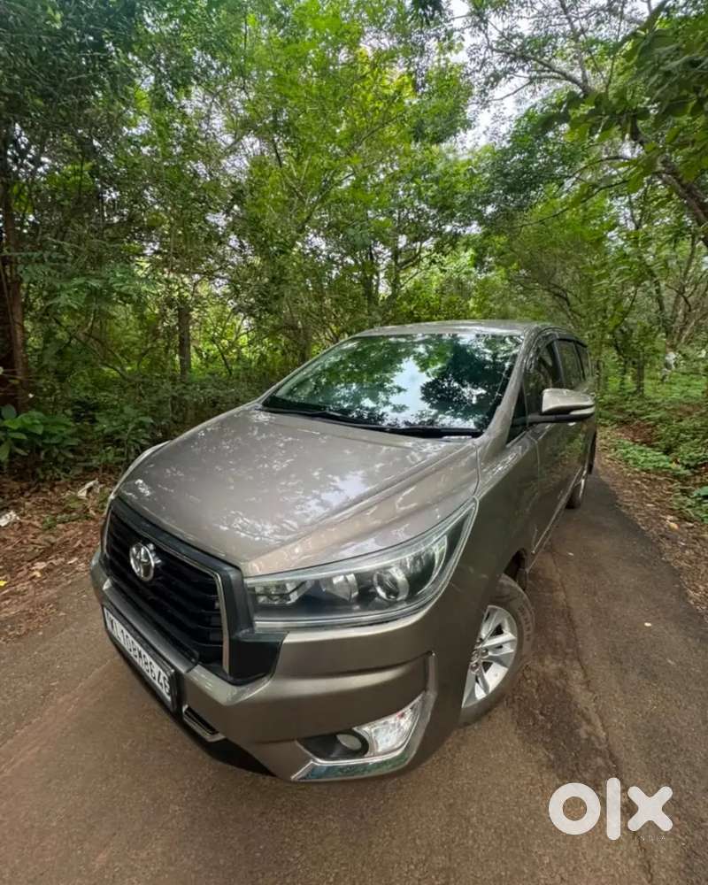 Toyota Innova Crysta 2.4 V 2016 Diesel Manual