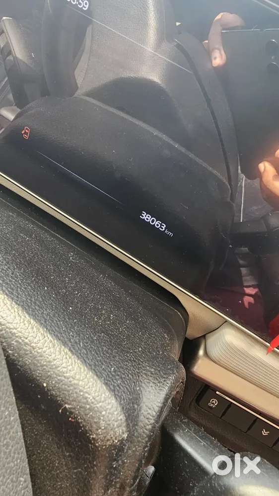 Mahindra Xuv700 2022 Petrol 40000 Km Driven
