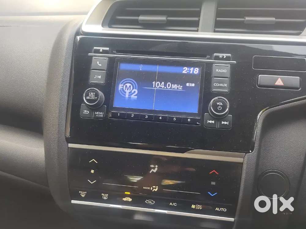 Honda Jazz 2018 Petrol 35000 Km Driven Company Service Well Maintend .