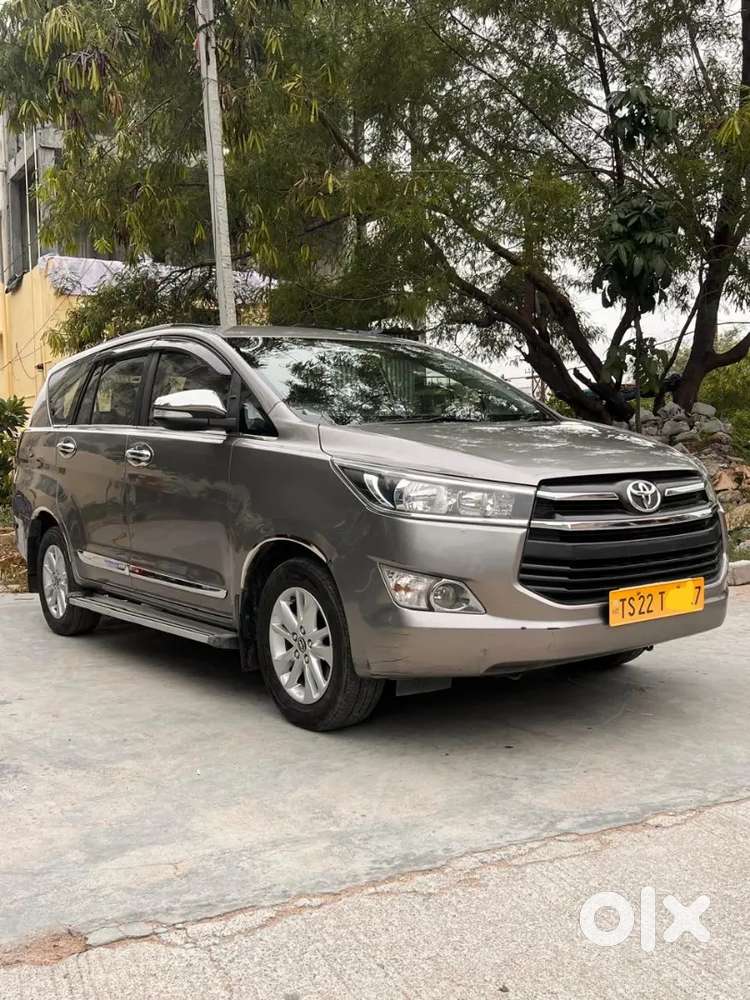 Toyota Innova Crysta 2.4 2017