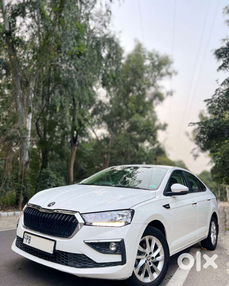 Skoda Slavia Ambition 1.0l Tsi At, 2022, Petrol