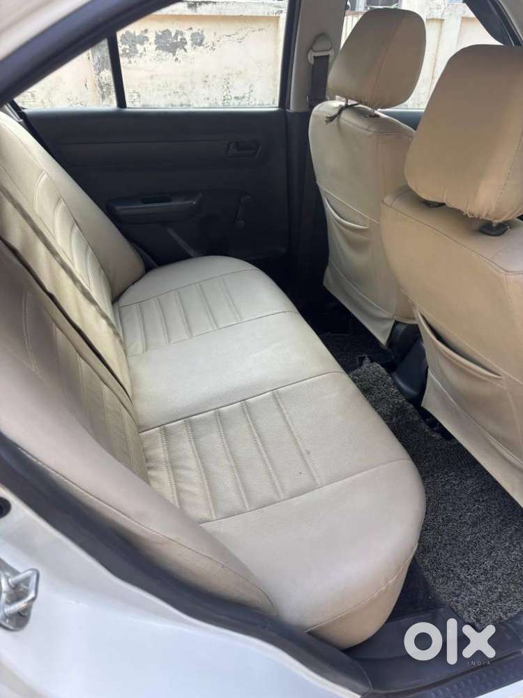 Maruti Suzuki Swift Dzire Lxi, 2011, Petrol