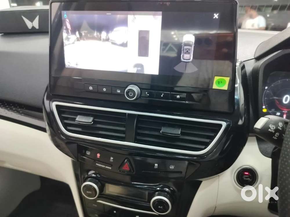 Mahindra Xuv 3xo Ax5 Pm Mt, 2024, Petrol
