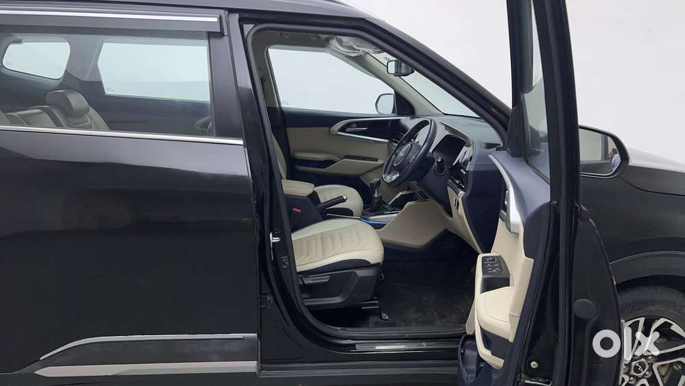 Kia Carens 1.4 Luxury 7 Str, 2022, Petrol