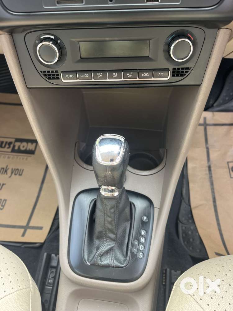 Skoda Rapid 1.6 Mpi At Style, 2016, Petrol