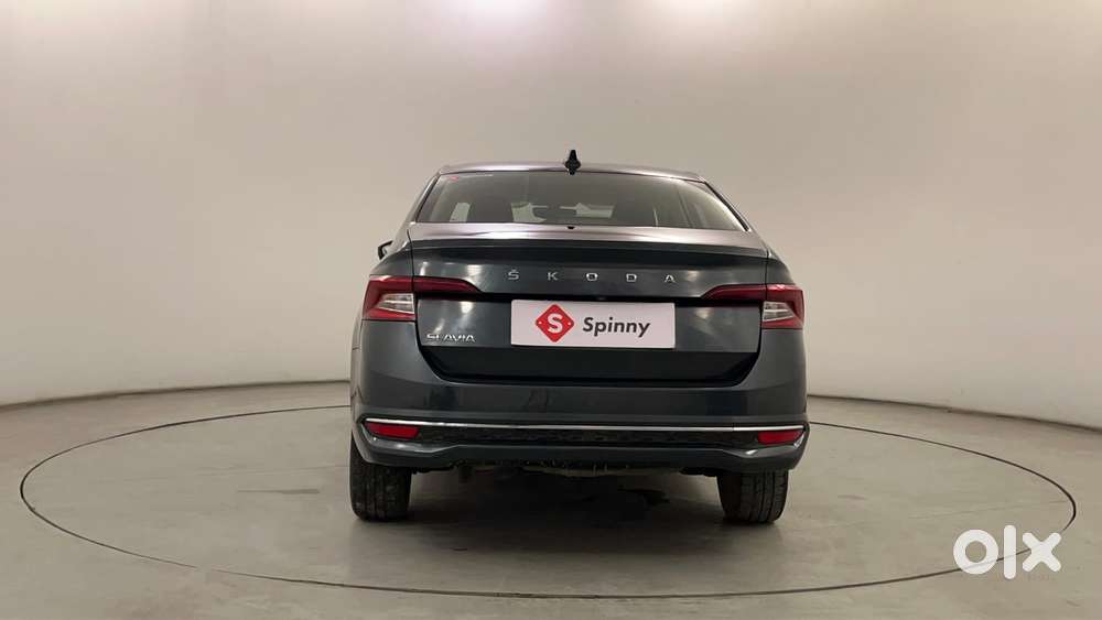 Skoda Slavia Style 1.0l Tsi Mt, 2023, Petrol