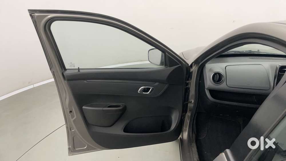 Renault Kwid 2019-ongoing 1.0 Rxt Amt (o), 2019, Petrol