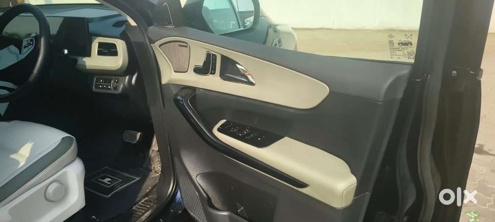 Mahindra Xev9s Others, 2026, Electric
