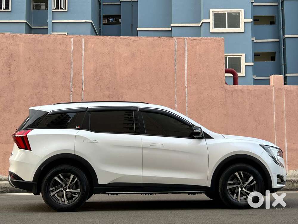 Mahindra Xuv700 2.0 Ax 5 Petrol At Str, 2022, Petrol