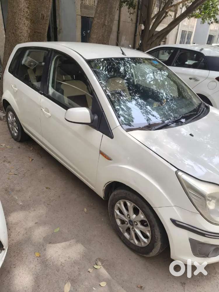 Ford Figo 2014 Petrol 96000 Km Driven