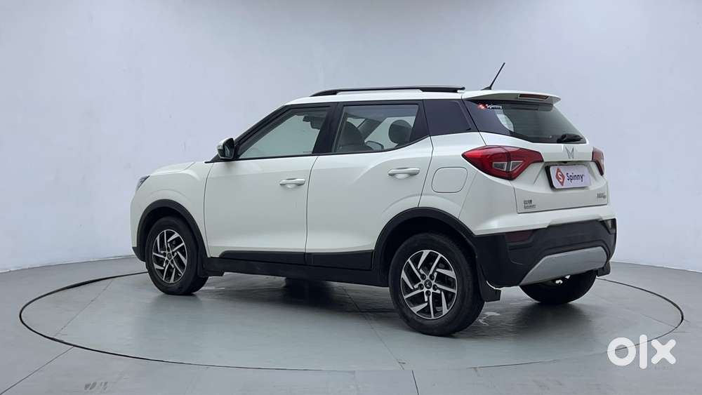 Mahindra Xuv300 1.2 W8 (o) Amt Petrol, 2023, Petrol