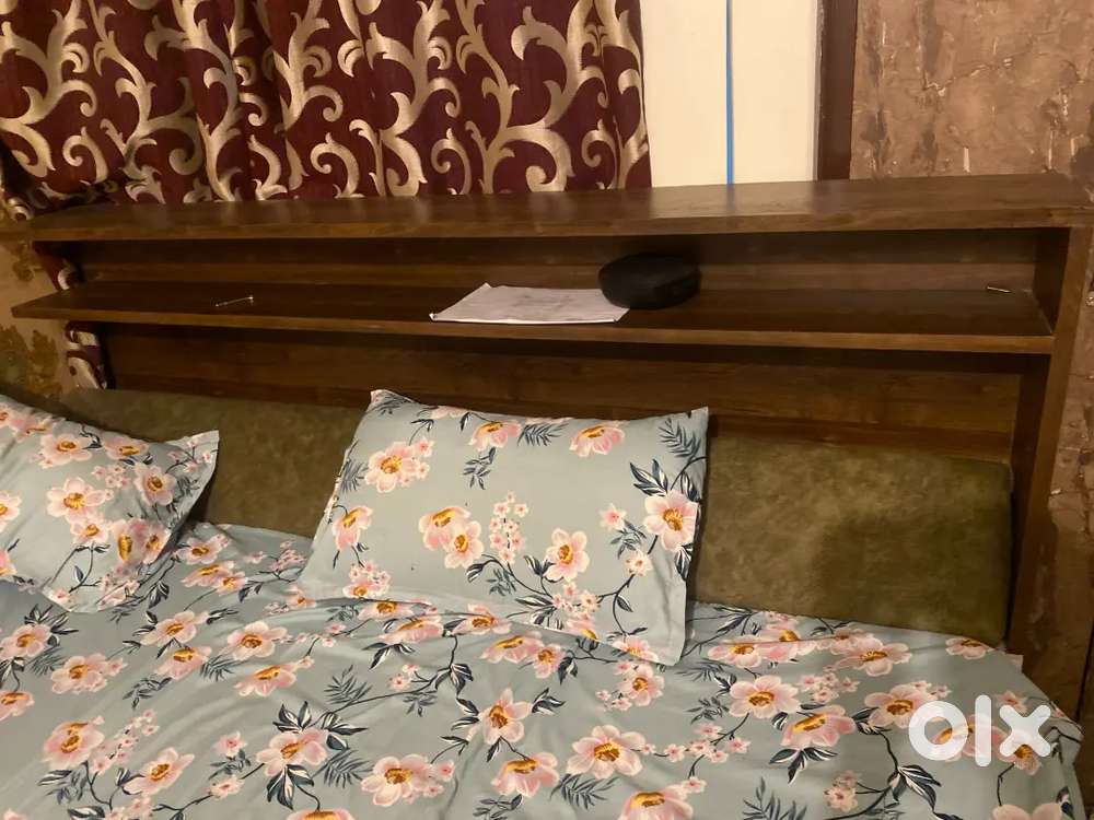 Double bed (with mattress)