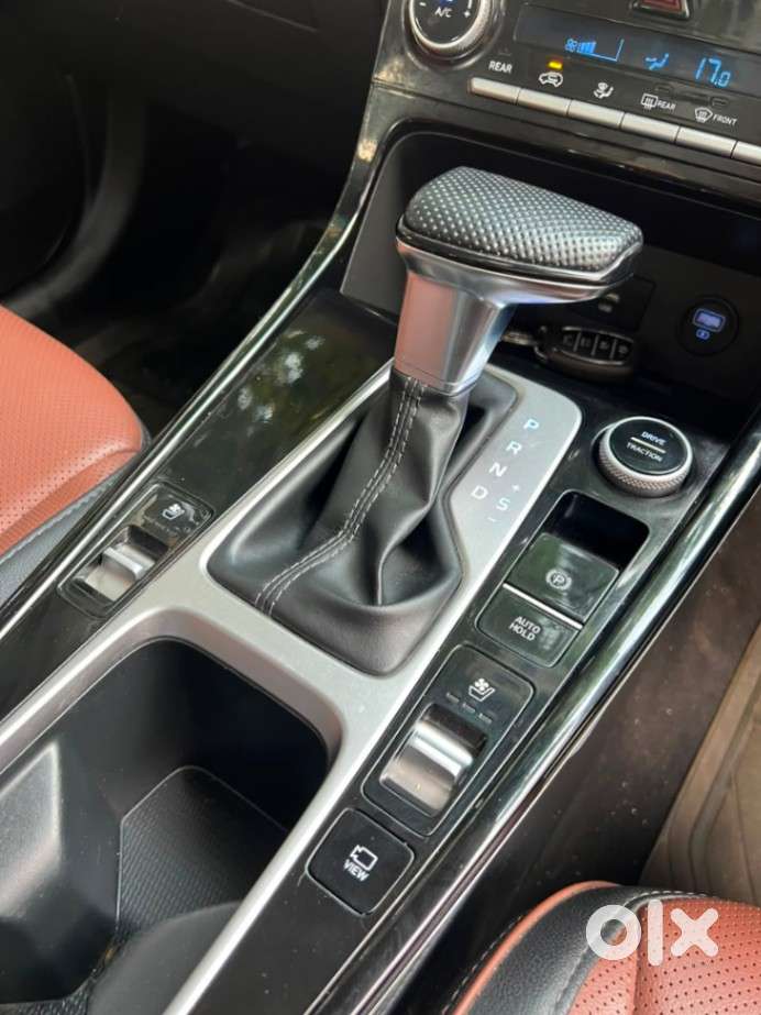 Hyundai Alcazar 2.0 Signature (o) Petrol At 6 Str, 2022, Petrol