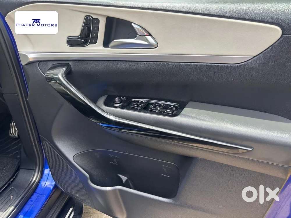Mahindra Xuv700 2.2 Ax 7 Diesel At Str, 2022, Diesel