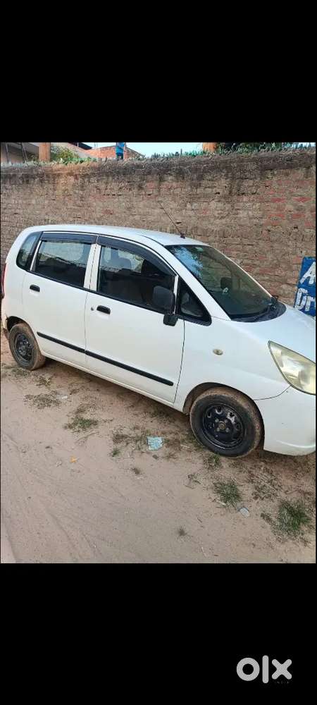 Maruti Suzuki Zen Estilo 2010