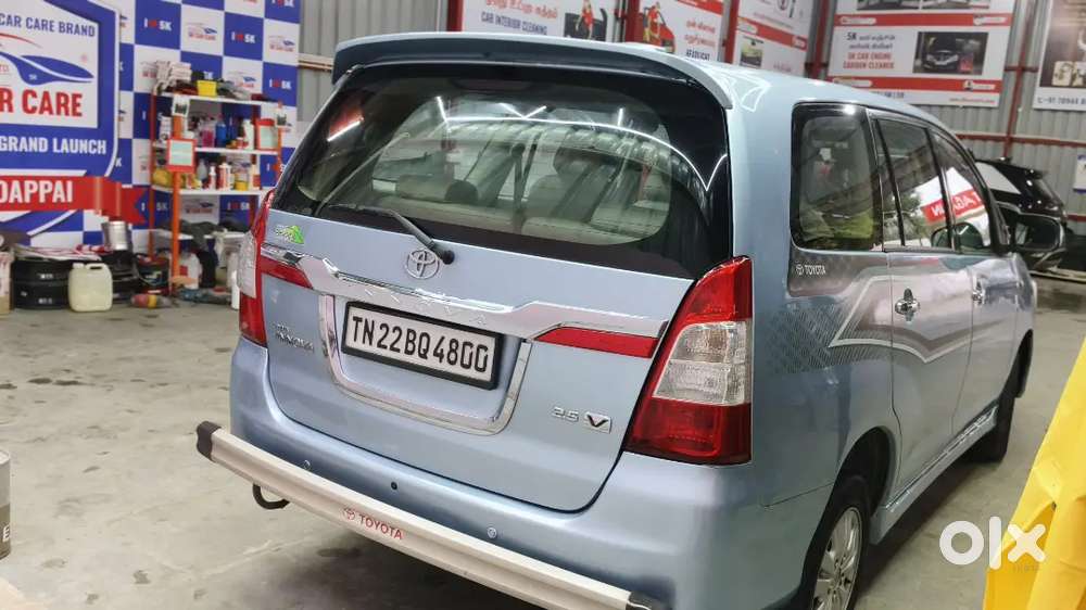 Toyota Innova 2011, 2.5 V Model