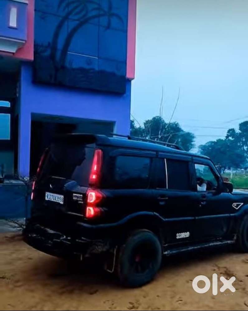 Scorpio S11 Black