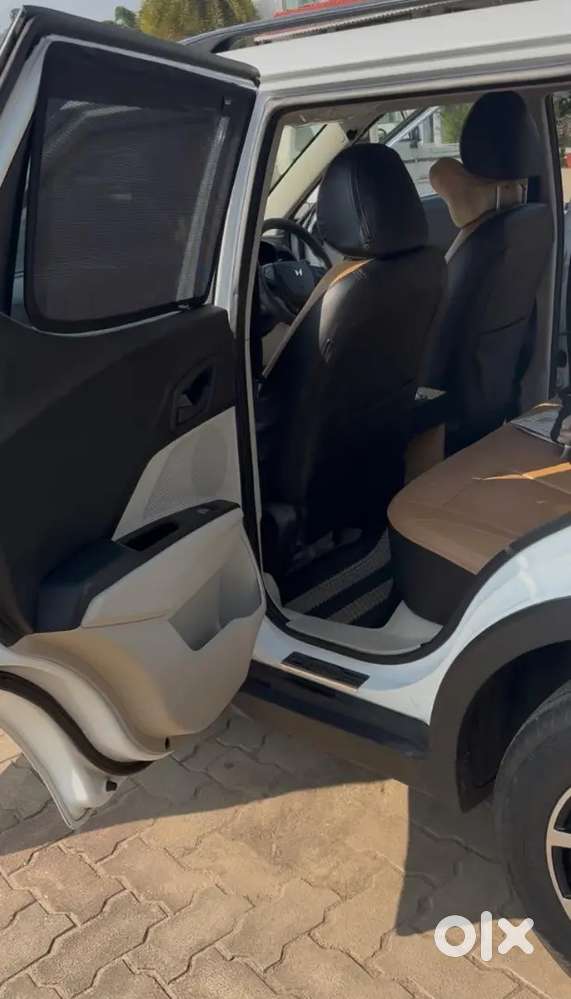 Mahindra Xuv300 W4 Petrol 2024model.sunroof