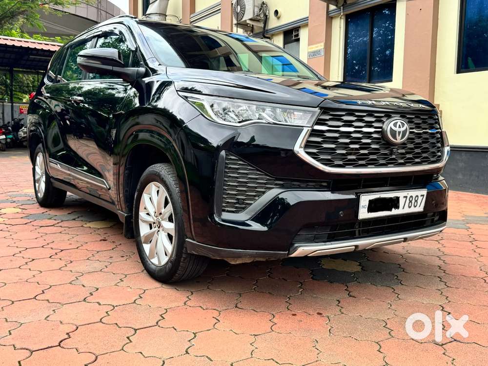 Toyota Innova Hycross Hybrid 2023