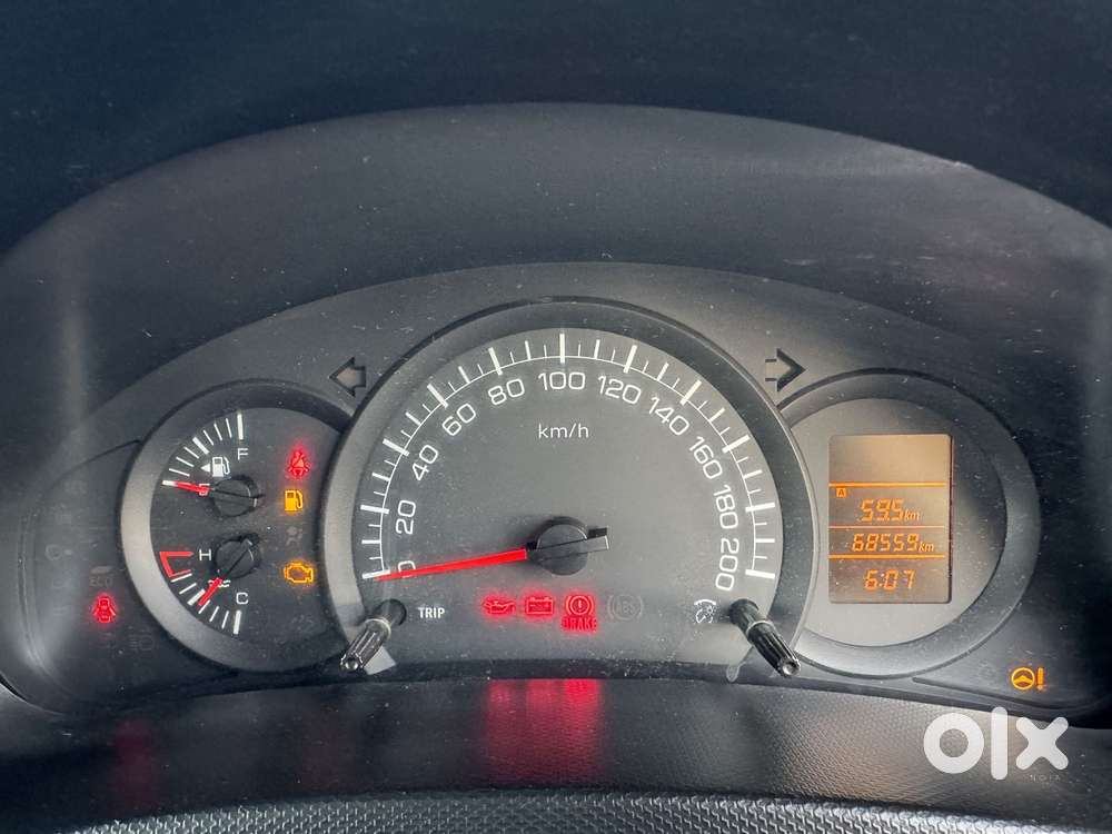 Maruti Suzuki Swift Lxi Option, 2016, Petrol