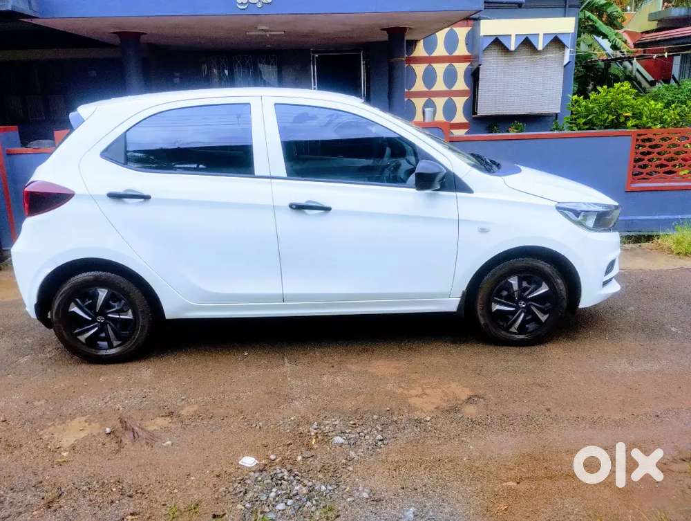 Tata Tiago Revotron 2025