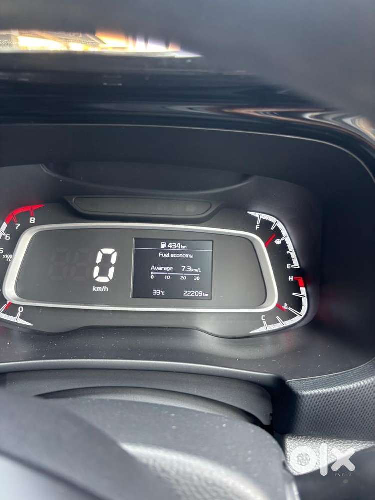 Kia Sonet Petrol 22209 Km Driven