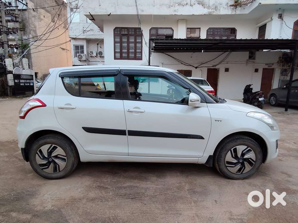 Maruti Suzuki Swift Vxi 1.2 Abs Bs-iv, 2015, Petrol