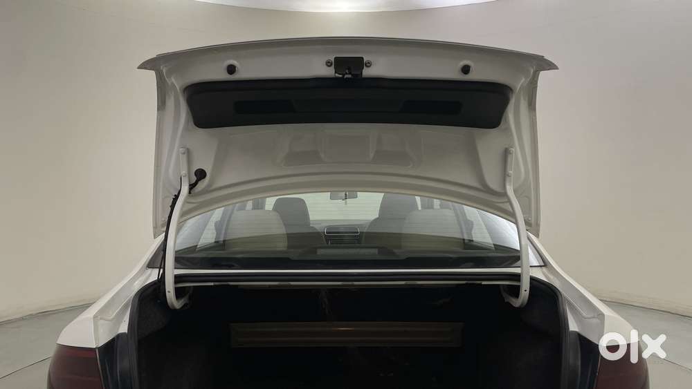 Volkswagen Vento 2010-2013 Petrol Highline, 2013, Petrol