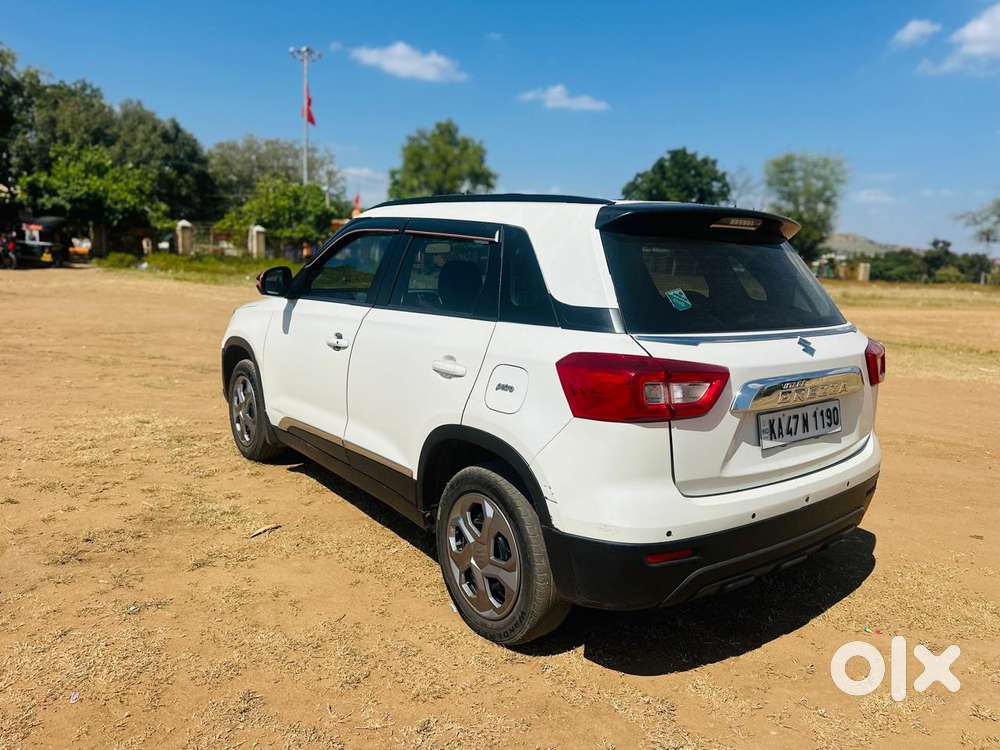 Maruti Suzuki Vitara Brezza 1.5 Vxi, 2022, Cng & Hybrids
