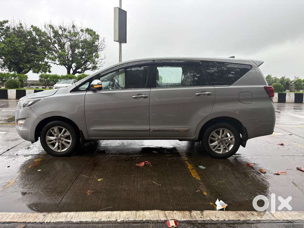 Toyota Innova Crysta 2.8 Zx At 7 Seater, 2017, Diesel
