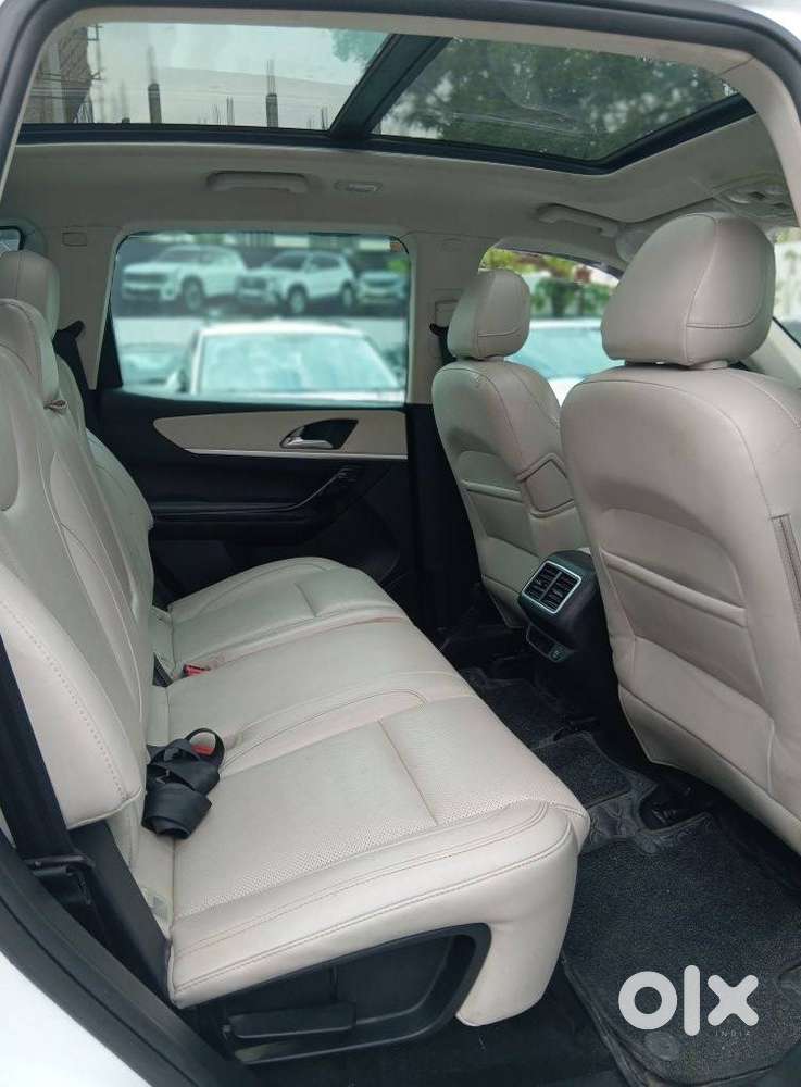 Mahindra Xuv700 2.2 Ax 7 Diesel At Str, 2023, Diesel