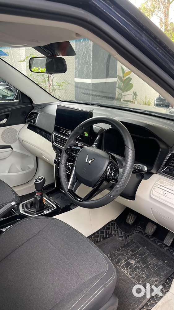 Mahindra Xuv3xo Ax5 2024  6,842 Km  Like New Conditi