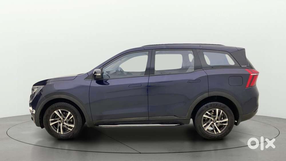 Mahindra Xuv700 2.0 Ax 5 Petrol At Str, 2022, Petrol