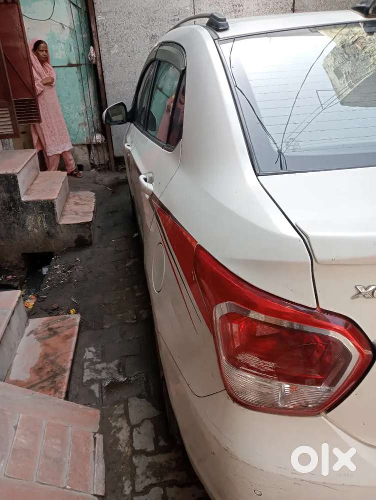 One Hand Chali Car Hai