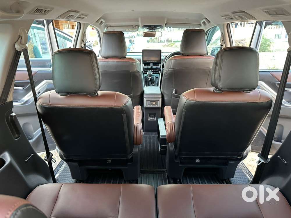 Toyota Innova Hycross Gx(o) - 7 Seater (pearl White & Low Mileage)