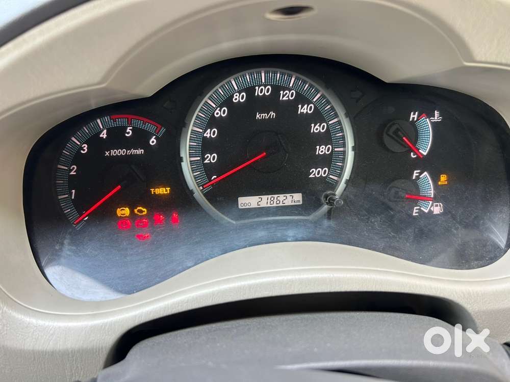 Toyota Innova 2014 Diesel Well Maintained