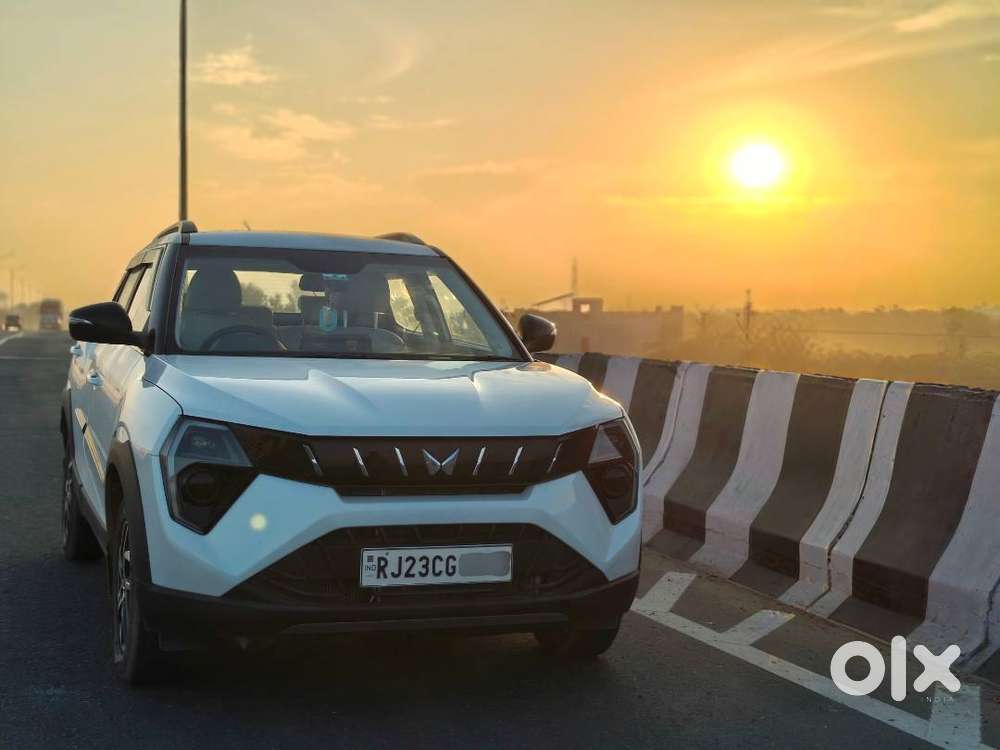 Mahindra 3xo White Ax5