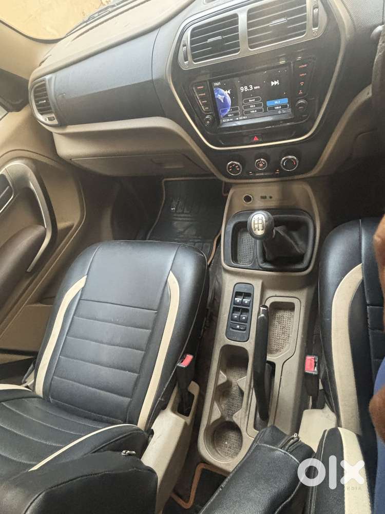 Mahindra Tuv 300 T10, 2019, Diesel