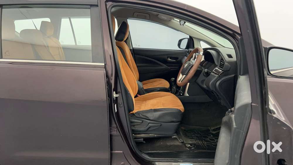 Toyota Innova Crysta 2.4 G Plus Mt 8 Str, 2019, Diesel