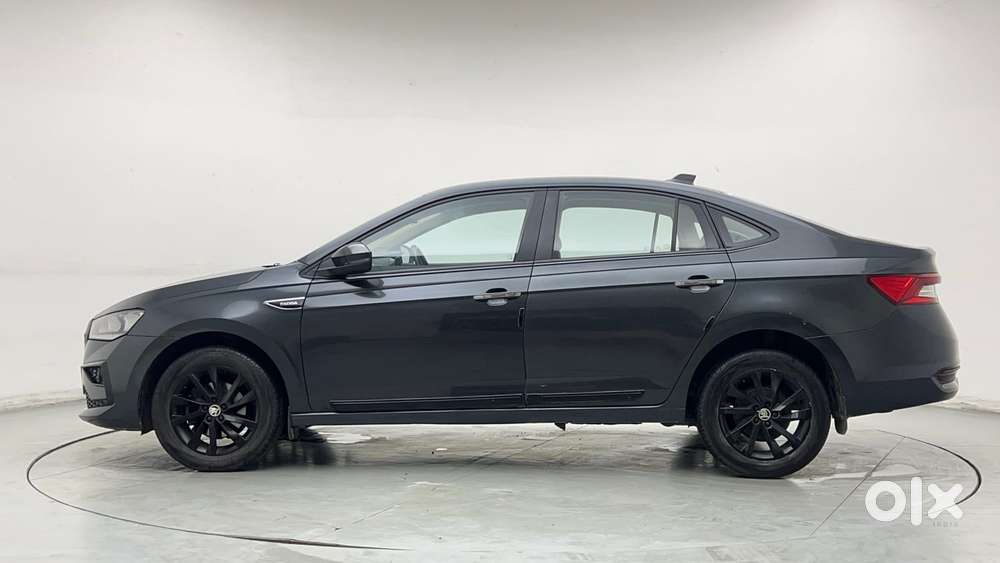 Skoda Slavia Ambition 1.0l Tsi At, 2022, Petrol