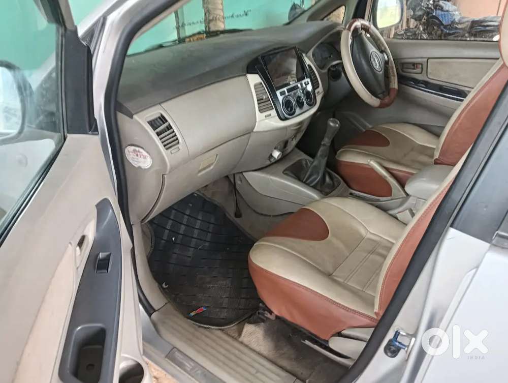 Toyota Innova 2010