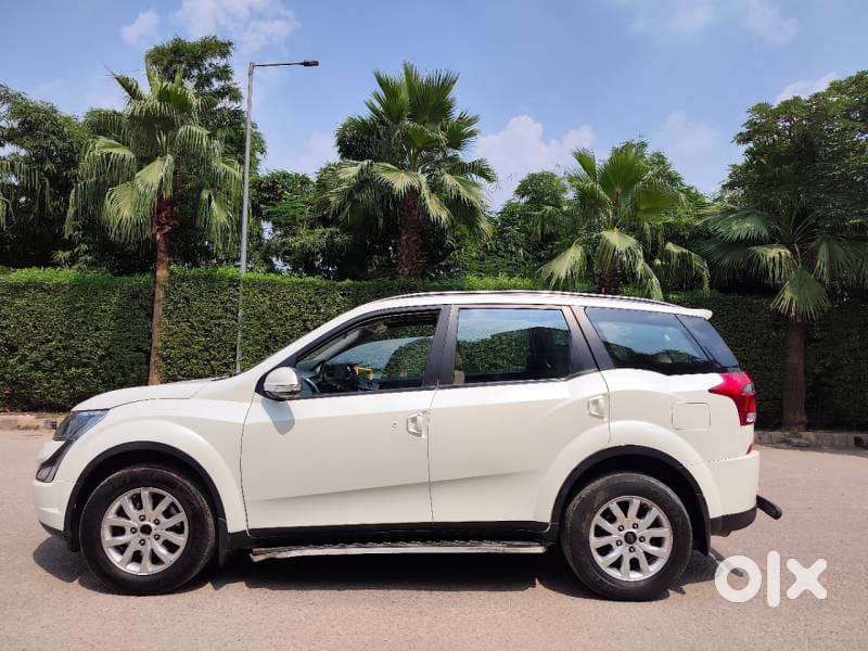 Mahindra Xuv500 W9 At 1.99, 2020