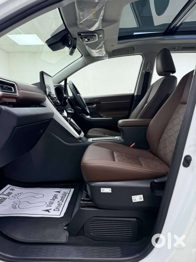 Toyota Innova Hycross 2.0 Zx Hybrid 7 Str, 2025, Petrol