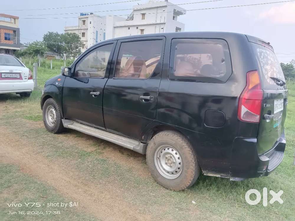 Mahindra Xylo 2012