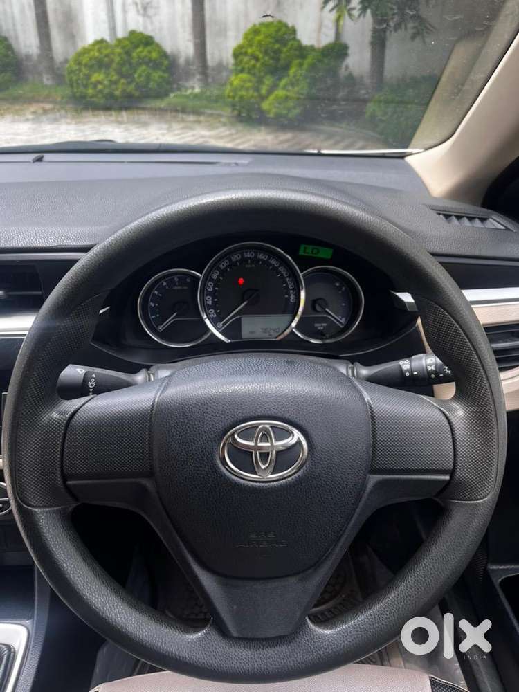 Toyota Corolla Altis 2015 Diesel Well Maintained