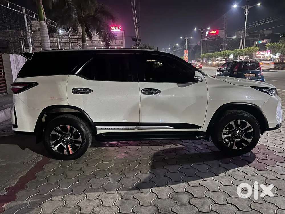 Toyota Fortuner Legender 2021