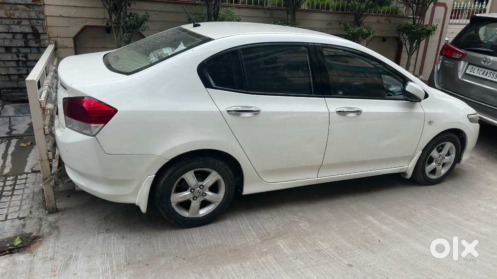 Well-maintained 2011 Honda City Automatic  1st Owner  57k Km