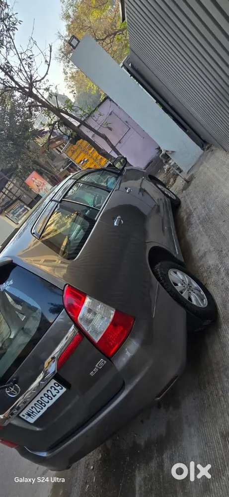 Toyota Innova 2009 Diesel 225000 Km Driven