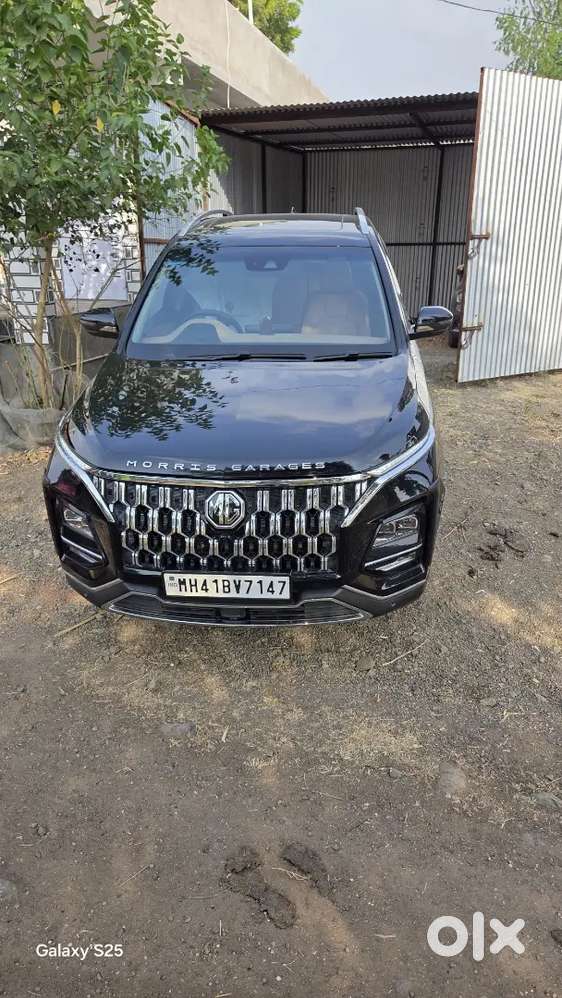 Mg Hector Plus Savvy 2026 Waiting